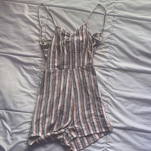 AÉROPOSTALE striped tie-back romper. Perfect for summer. Looks like brand new.